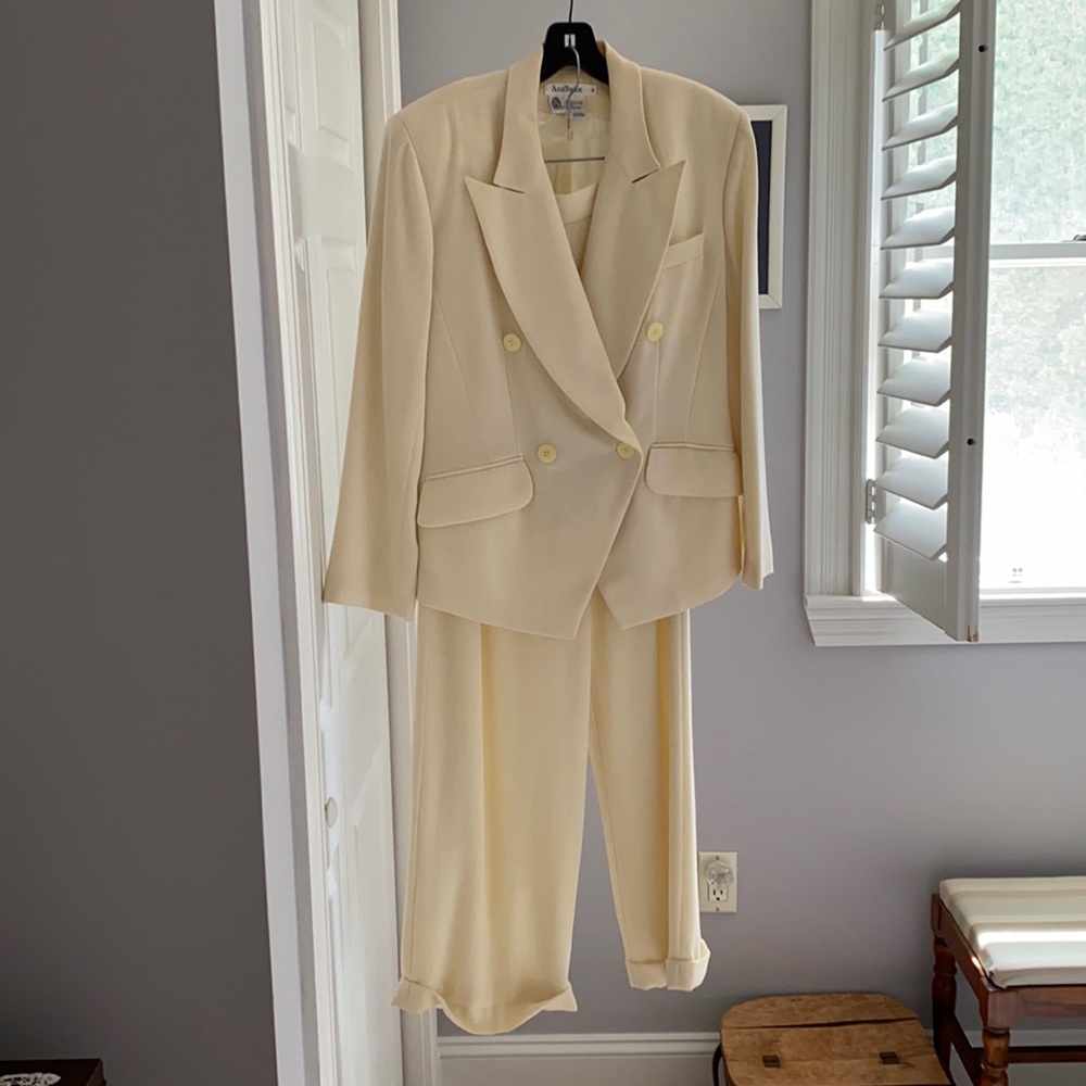 Ann Taylor lined wool Winter White Pant Suit.